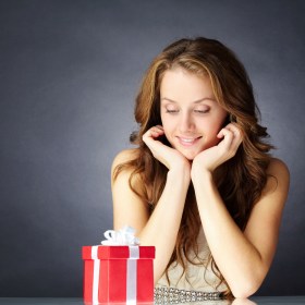 girl-with-gift