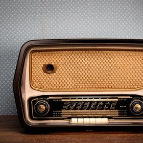 old-radio-retro-style